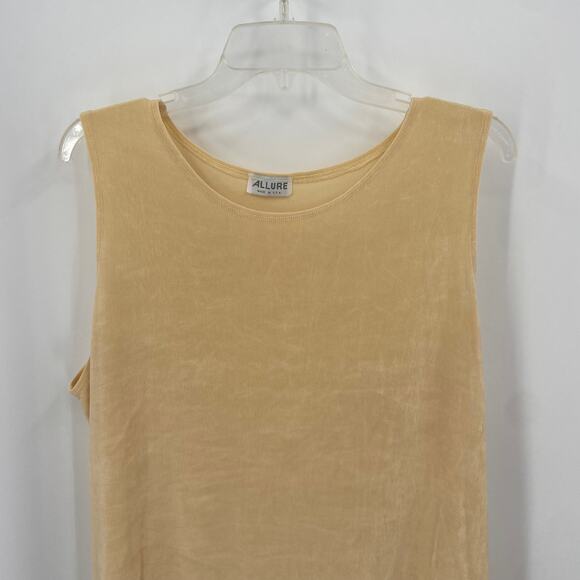 Allure Sleeveless Top - Picture 2 of 4